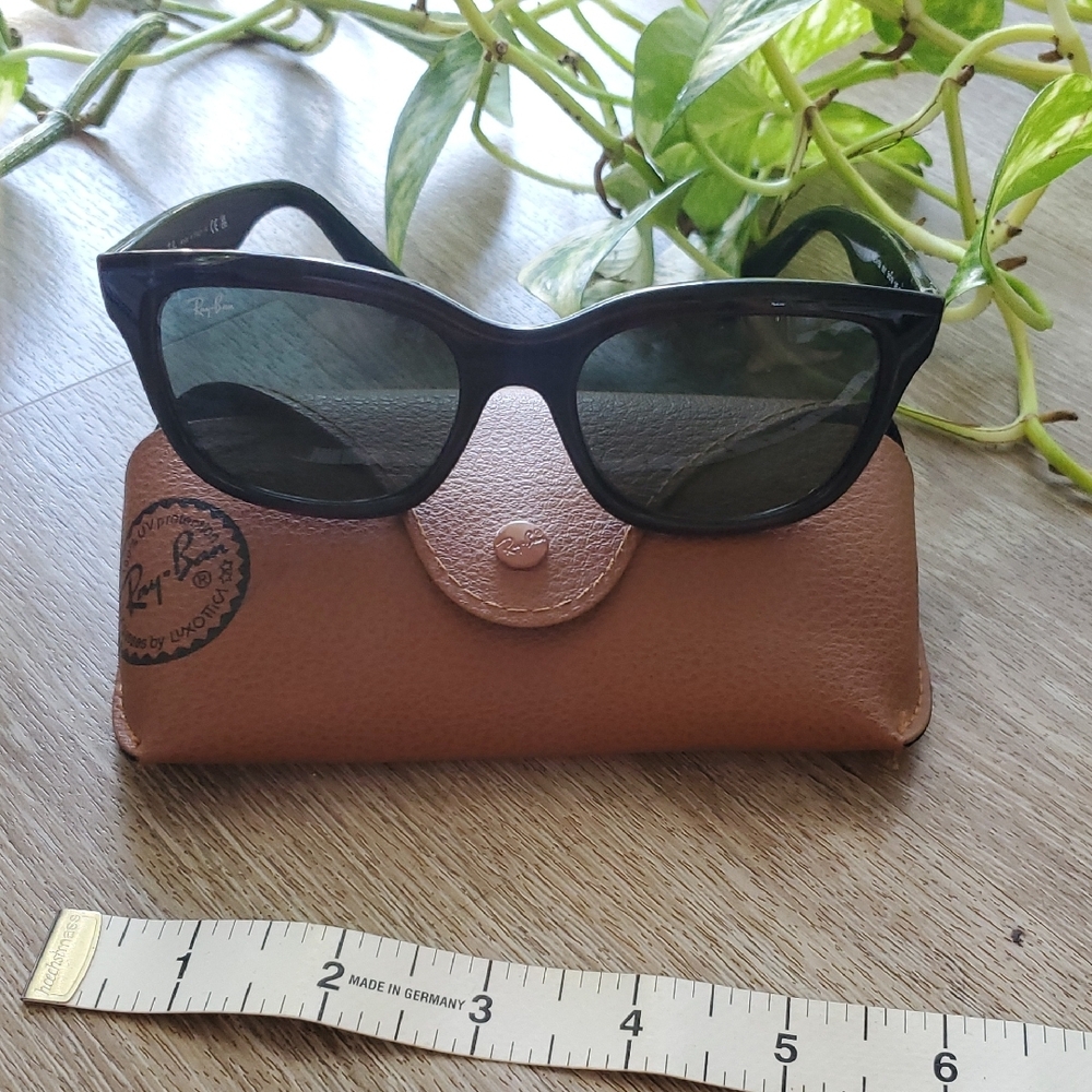 Ray-Ban Black Sunglasses ( Unisex)